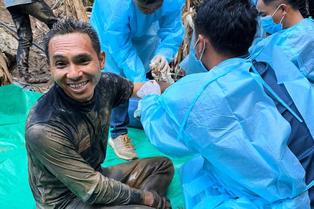 Divers Find 5 Villagers Alive In Flooded Cave After 8 Days Of Being Trapped In Darkness